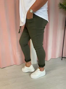 Slouch Magics - Khaki